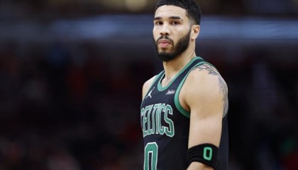 卫冕冠军近期6战4负 凯尔特人防守下滑陷入泥泞