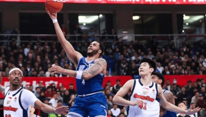 开云体育官方网站-青岛男篮总结比赛：最后时刻连续出现失误，追分无望