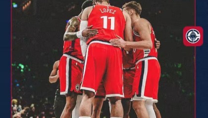 烂到家！快船彻底沉了，赛季6次领先10分+被翻盘，1数据倒数第一